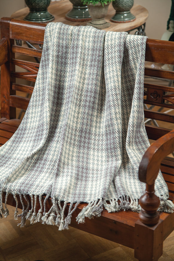 MANUAL WOODWORKERS HOUNDSTOOTH THROW